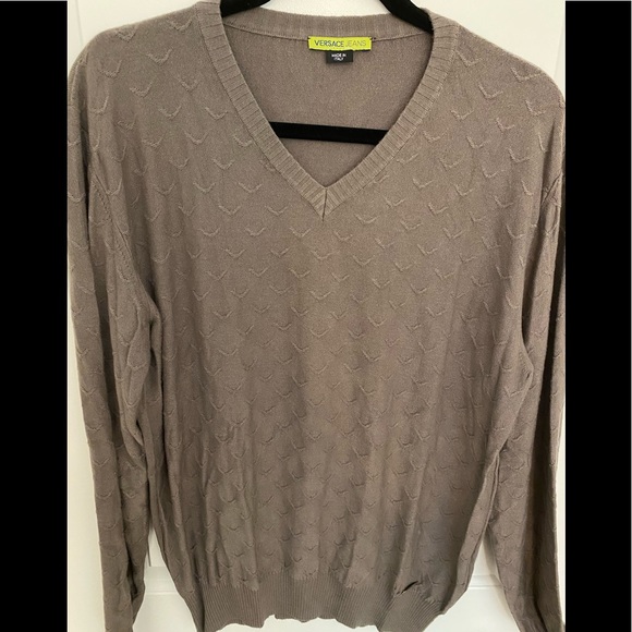 Versace - Picture 2 of 8